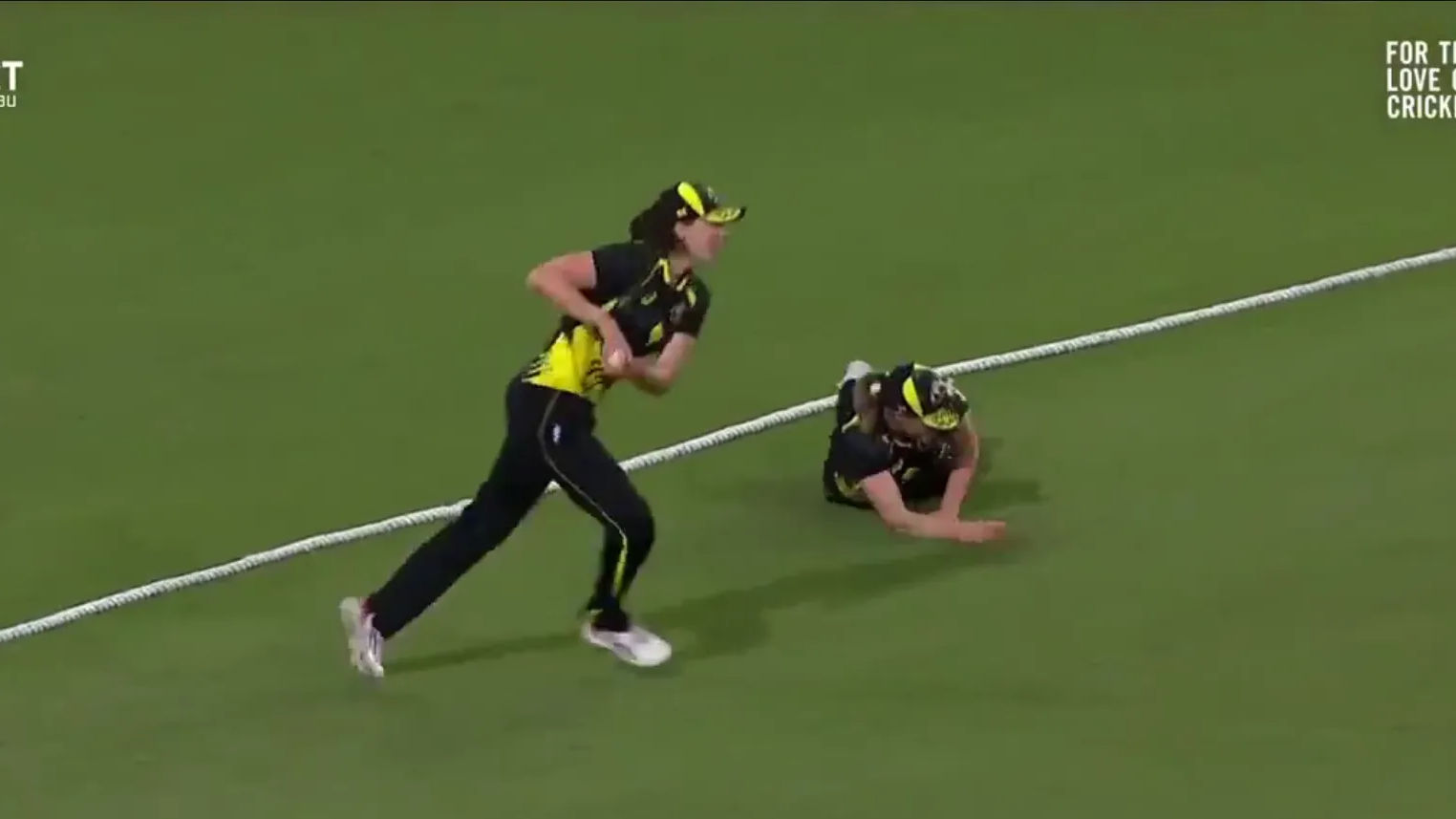 Perry, McGrath’s fielding masterclass to effect run out. Watch