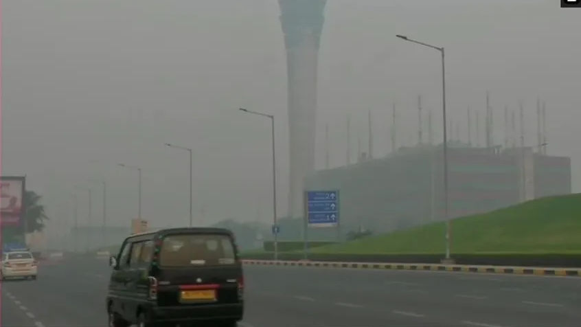 Heavy smog chokes Delhi as air quality turns ‘severe’