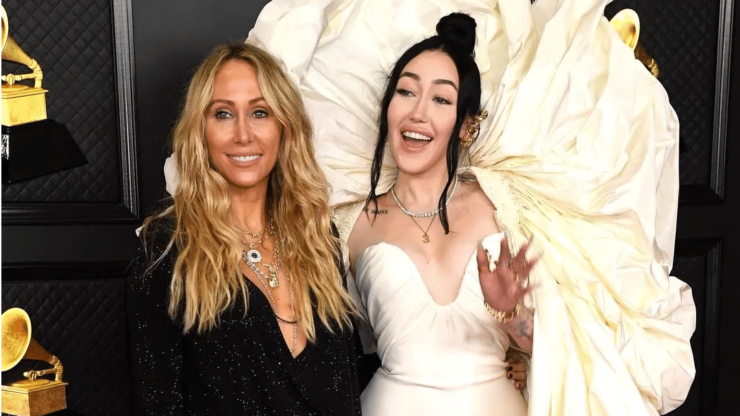 Noah Cyrus’ Grammy outfit has become the talk of the town, here’s why