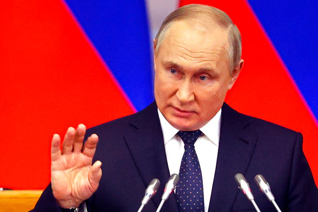 Russian President Vladimir Putin’s absence at hockey game raises health concerns