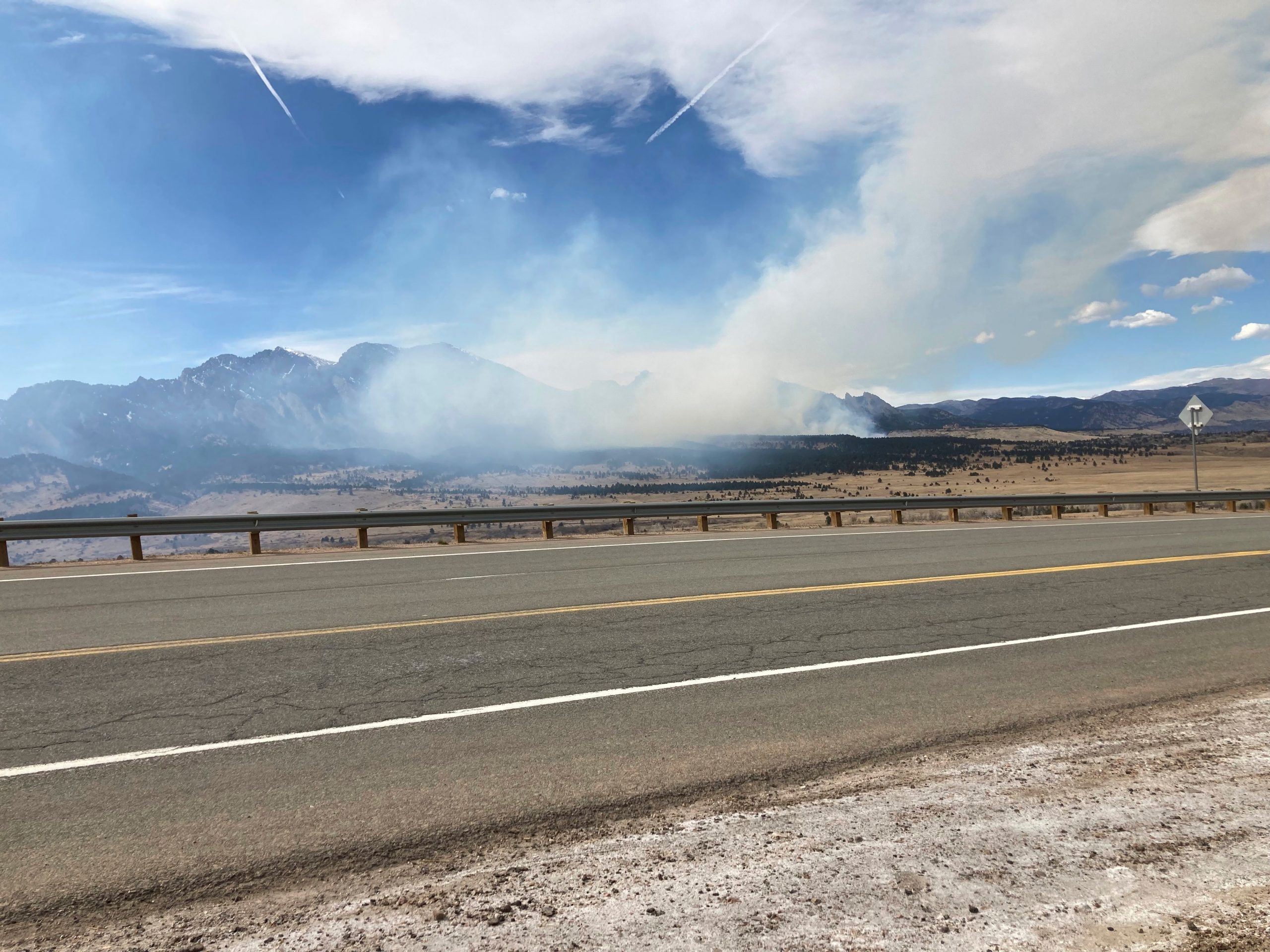 Colorado wildfire: 19,000 people asked to evacuate as blaze spreads