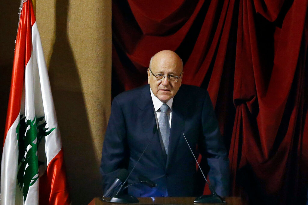 Lebanon’s new government wins confidence vote amid power outage