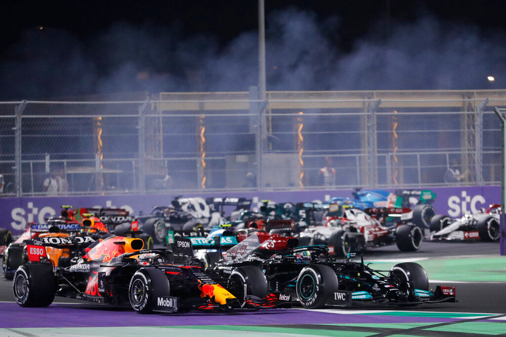 Lewis Hamilton aces Saudi Arabia GP, F1 title race down to wire