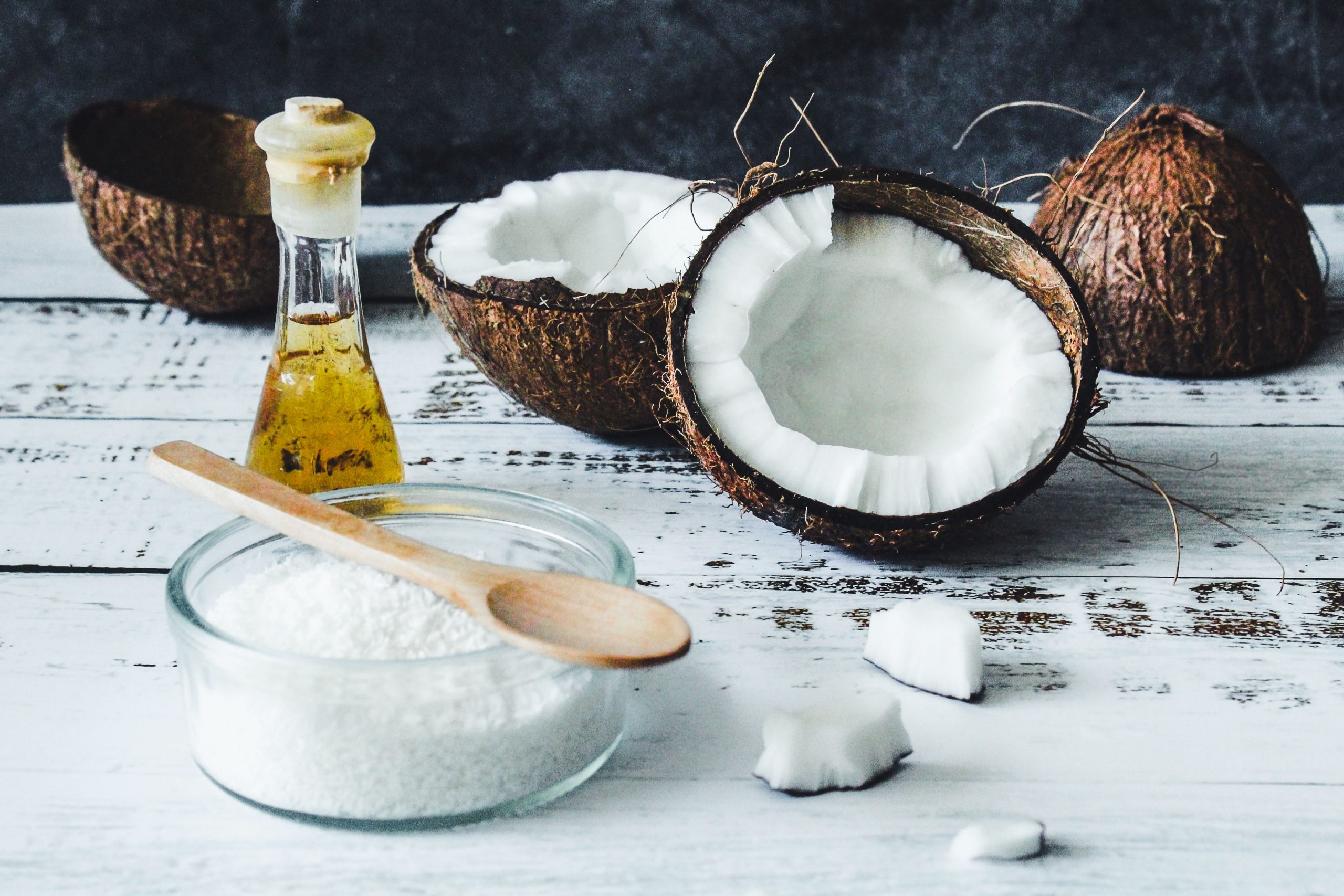 Two easy methods to make coconut cream at home