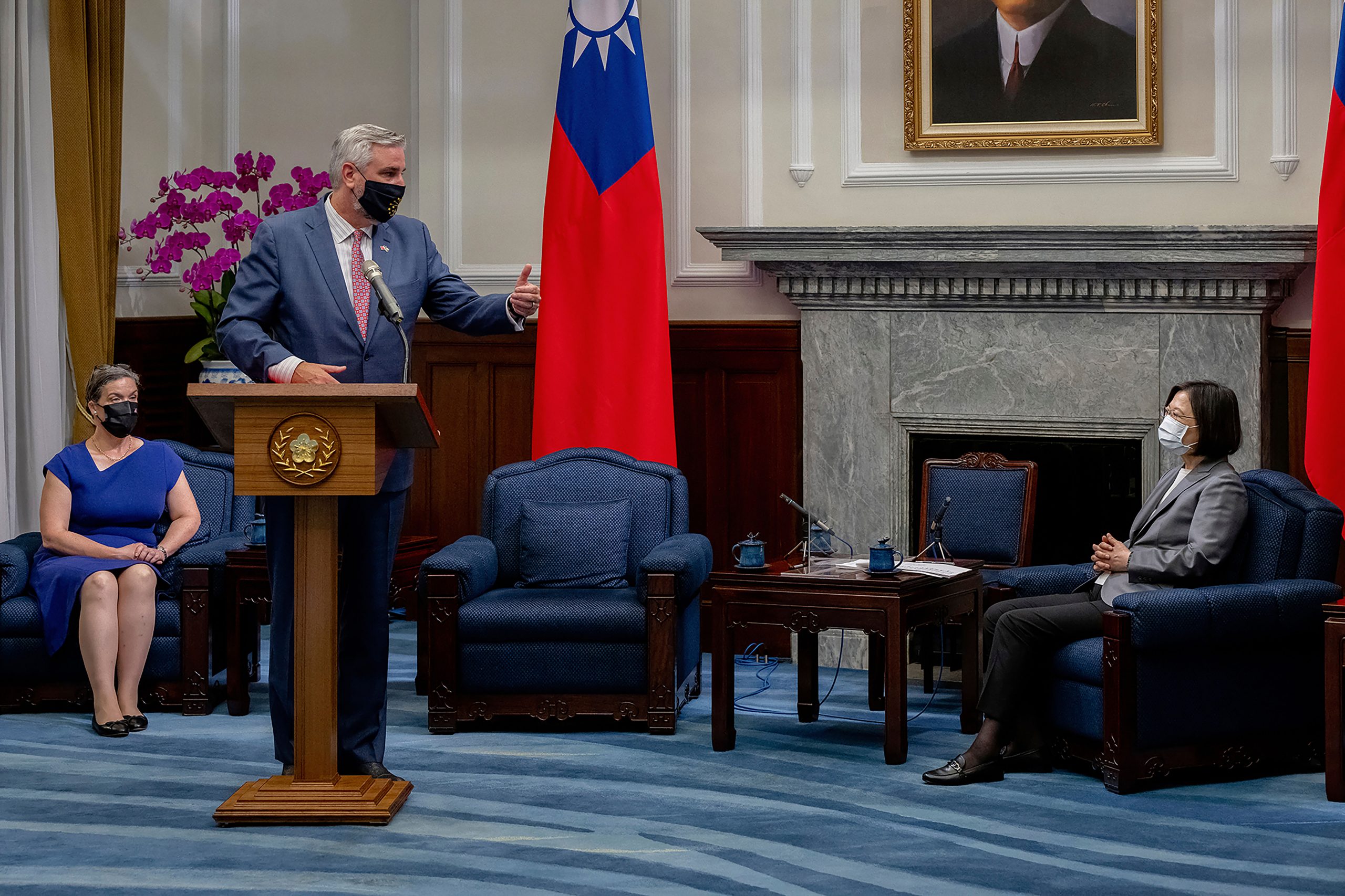 Indiana governor Eric Holcomb visits Taiwan, meets President Tsai Ing-wen