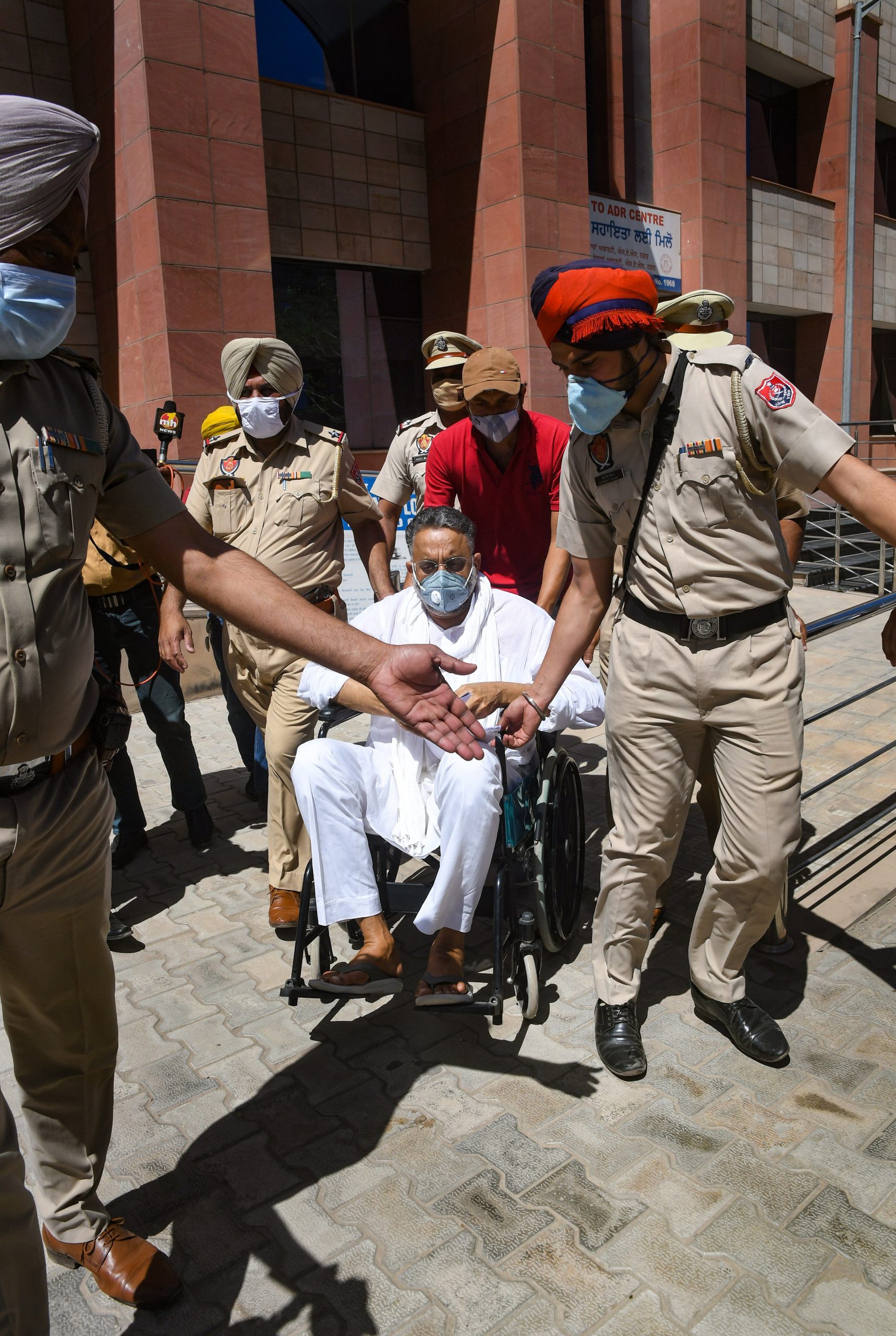 Why is BSP legislator Mukhtar Ansari wanted in Uttar Pradesh?
