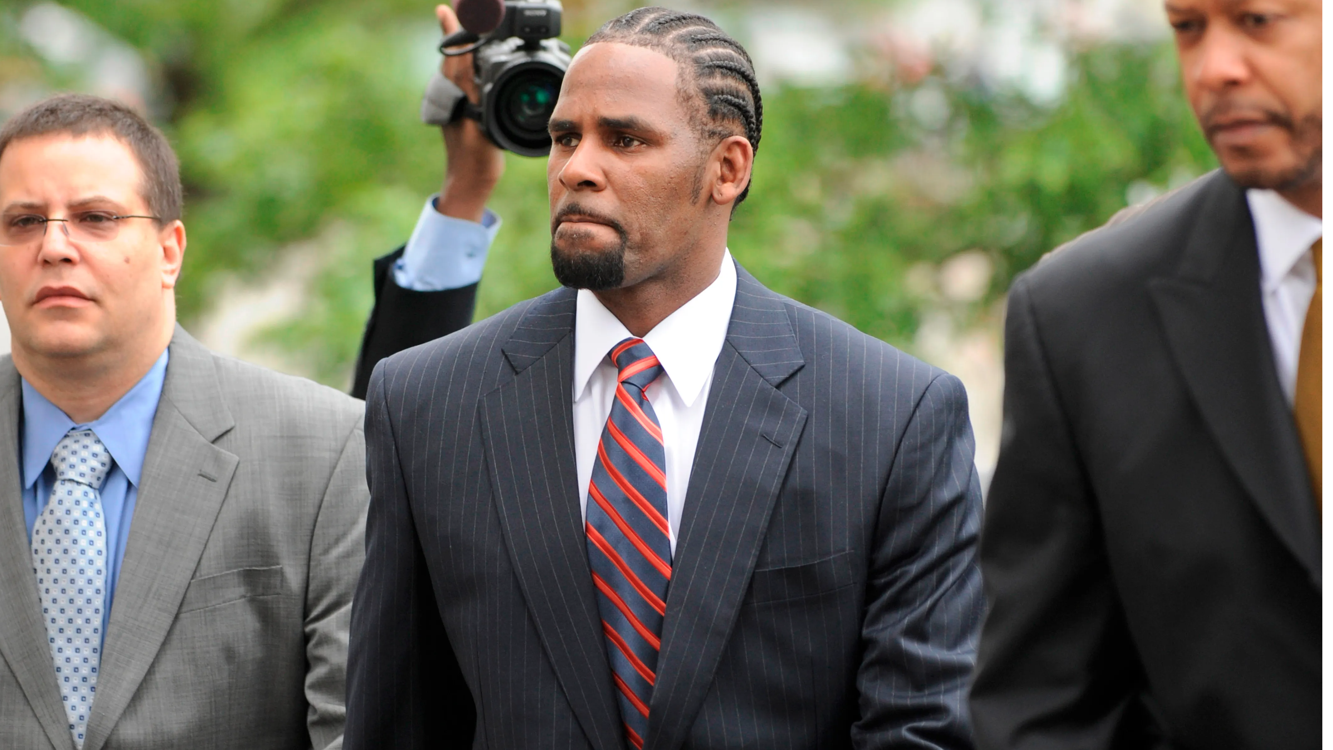 R Kelly trial: 2nd accuser says singer beat her, knowingly gave her herpes