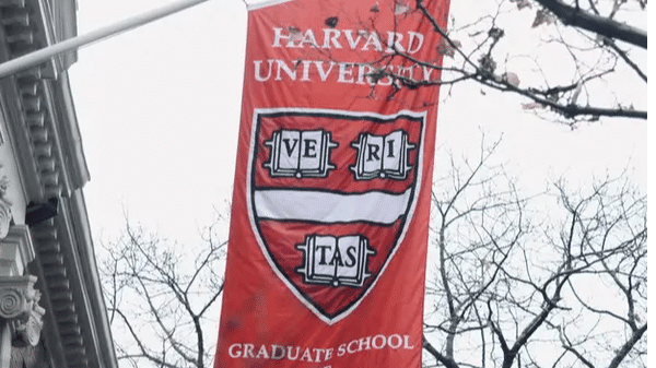 Harvard not in top 3 in annual law school rankings, first time since 1990
