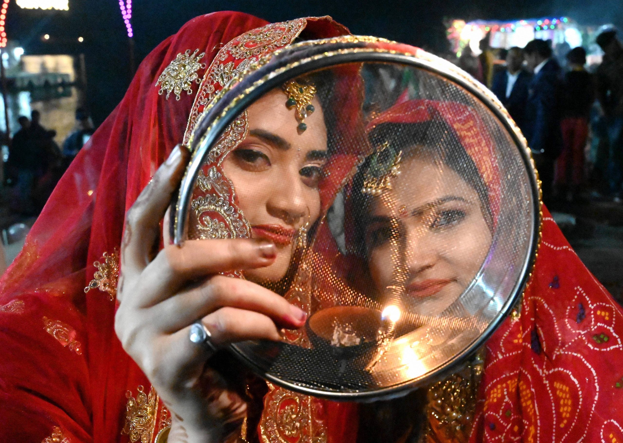 Karwa Chauth 2021: Wishes and quotes to send to your loved ones