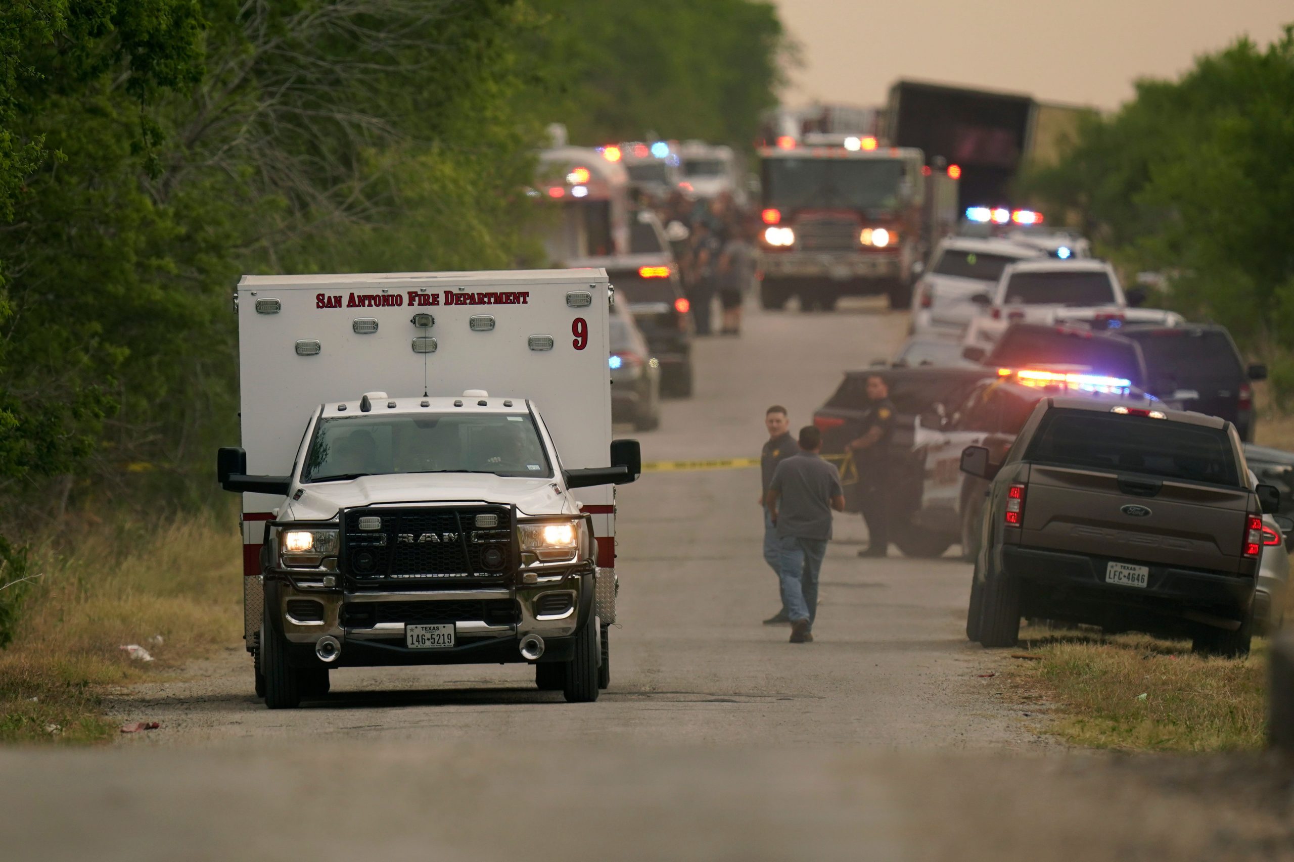 What San Antonio police said about Texas tractor-trailer deaths