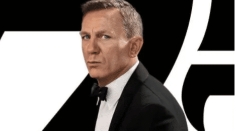 Daniel Craig bids emotional farewell to James Bond cast and crew. Watch