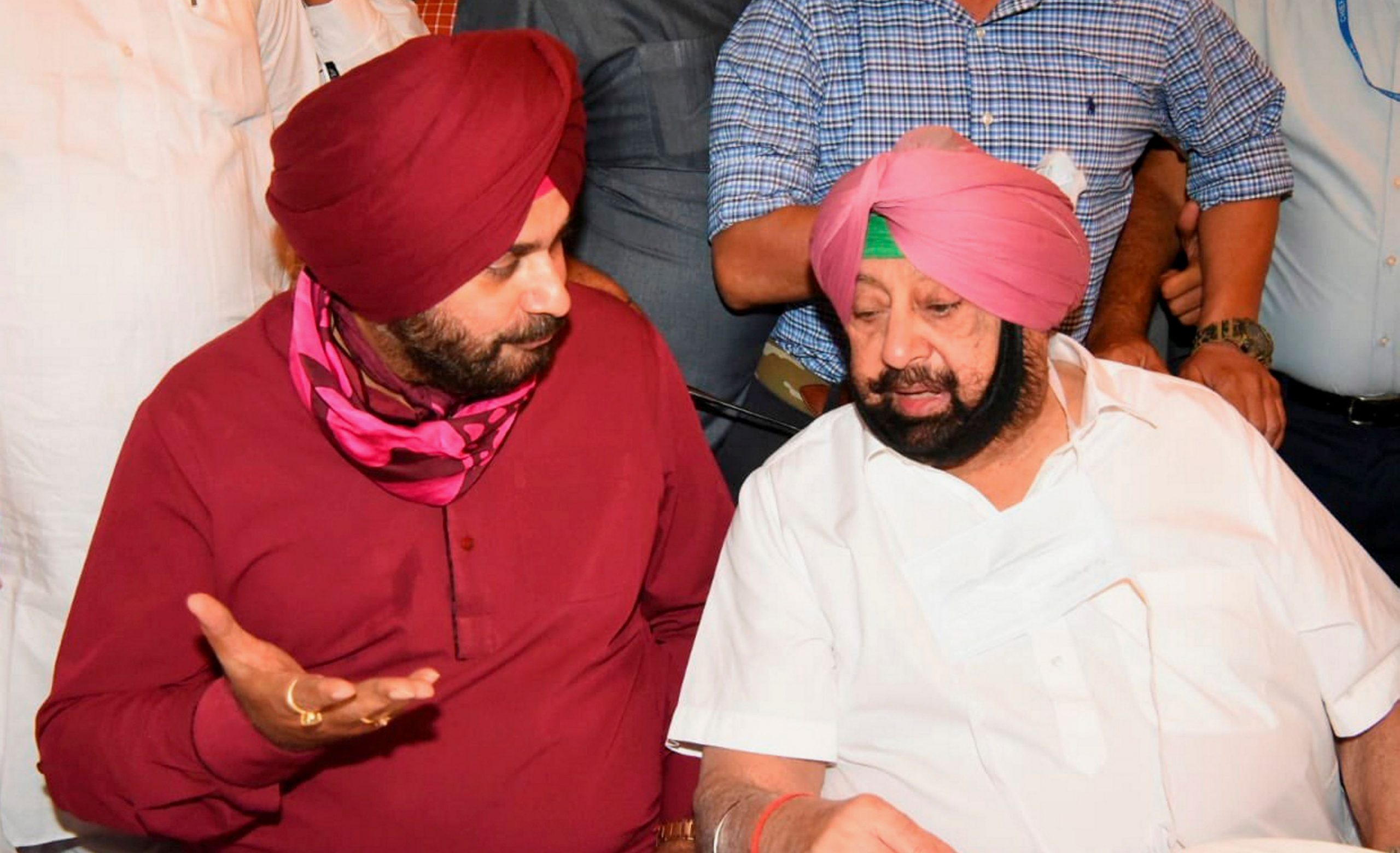 Temporary truce? Behind Sidhu and Amarinder Singh’s ‘all is well’ gesture