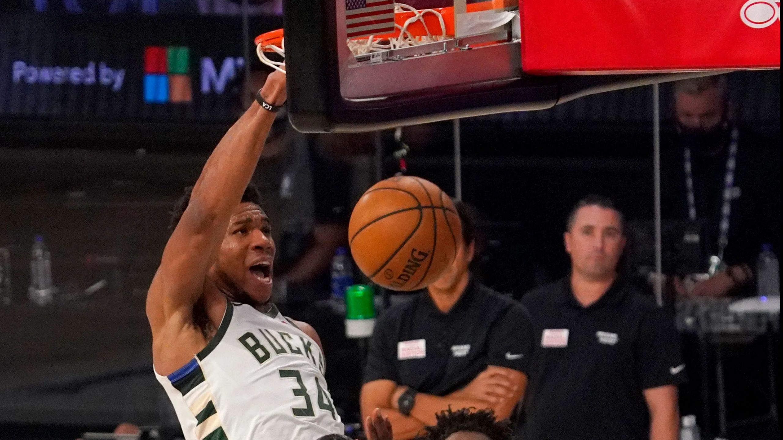 Bucks lose Giannis but stay alive, Lakers pull level with Rockets