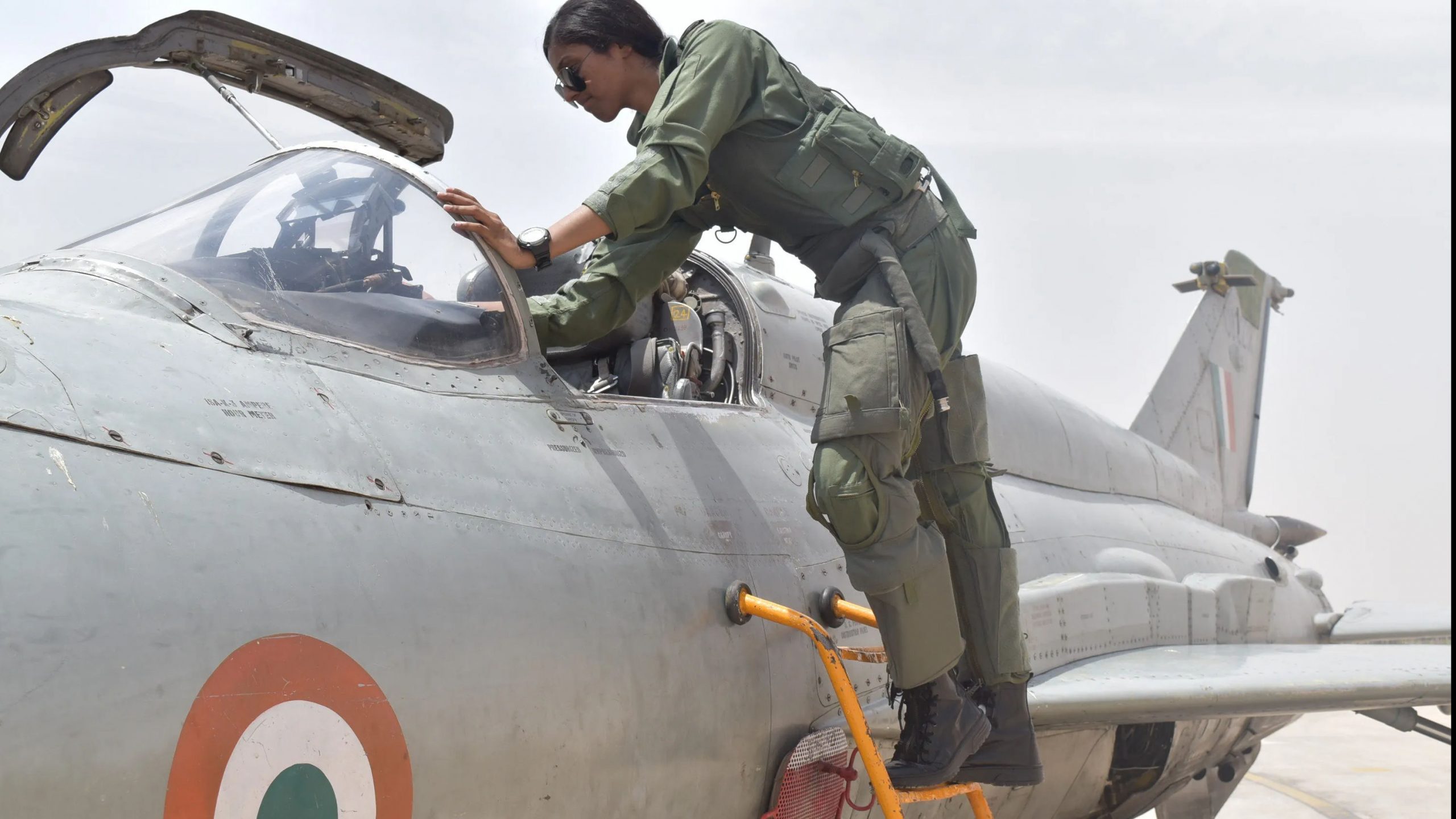 Flight Lt Bhawana Kanth becomes first woman fighter pilot to take part in Republic Day parade