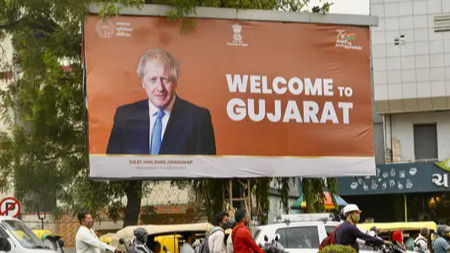 British PM Boris Johnson gets former US President Donald Trump-like welcome in India