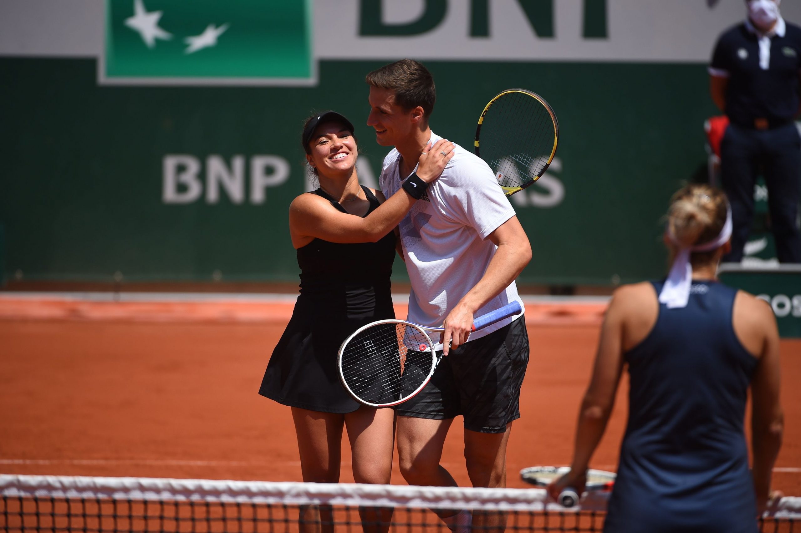 Salisbury, Krawczyk win French Open mixed doubles crown