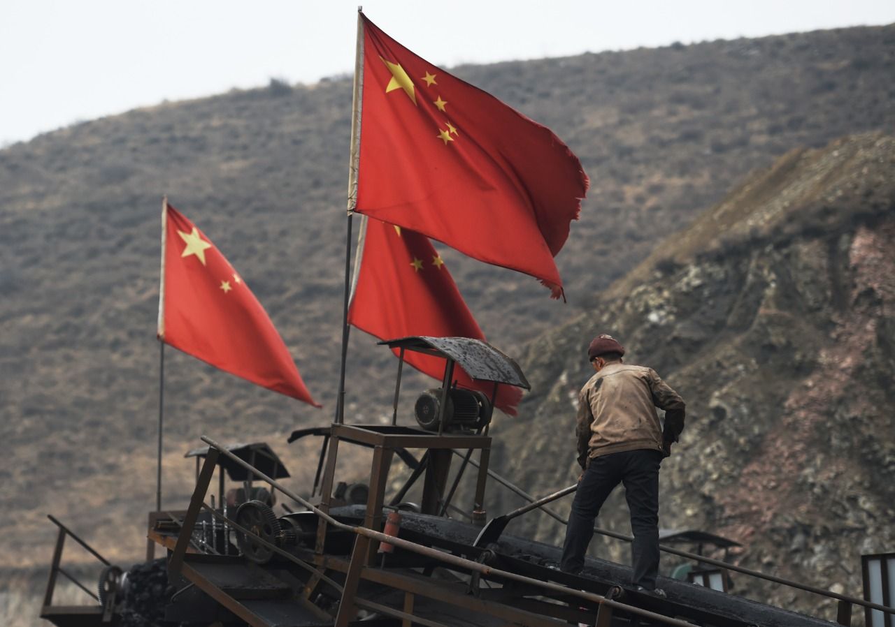 16 dead after carbon monoxide leak in a Chinese coal mine