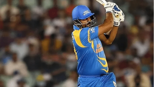 Road Safety Series: Yusuf Pathan blitzes to quickfire fifty in final