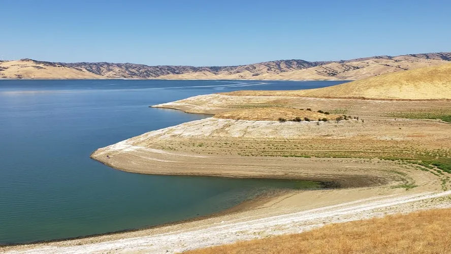 Lake Mead, Colorado River get water shortage notice as western US dries up