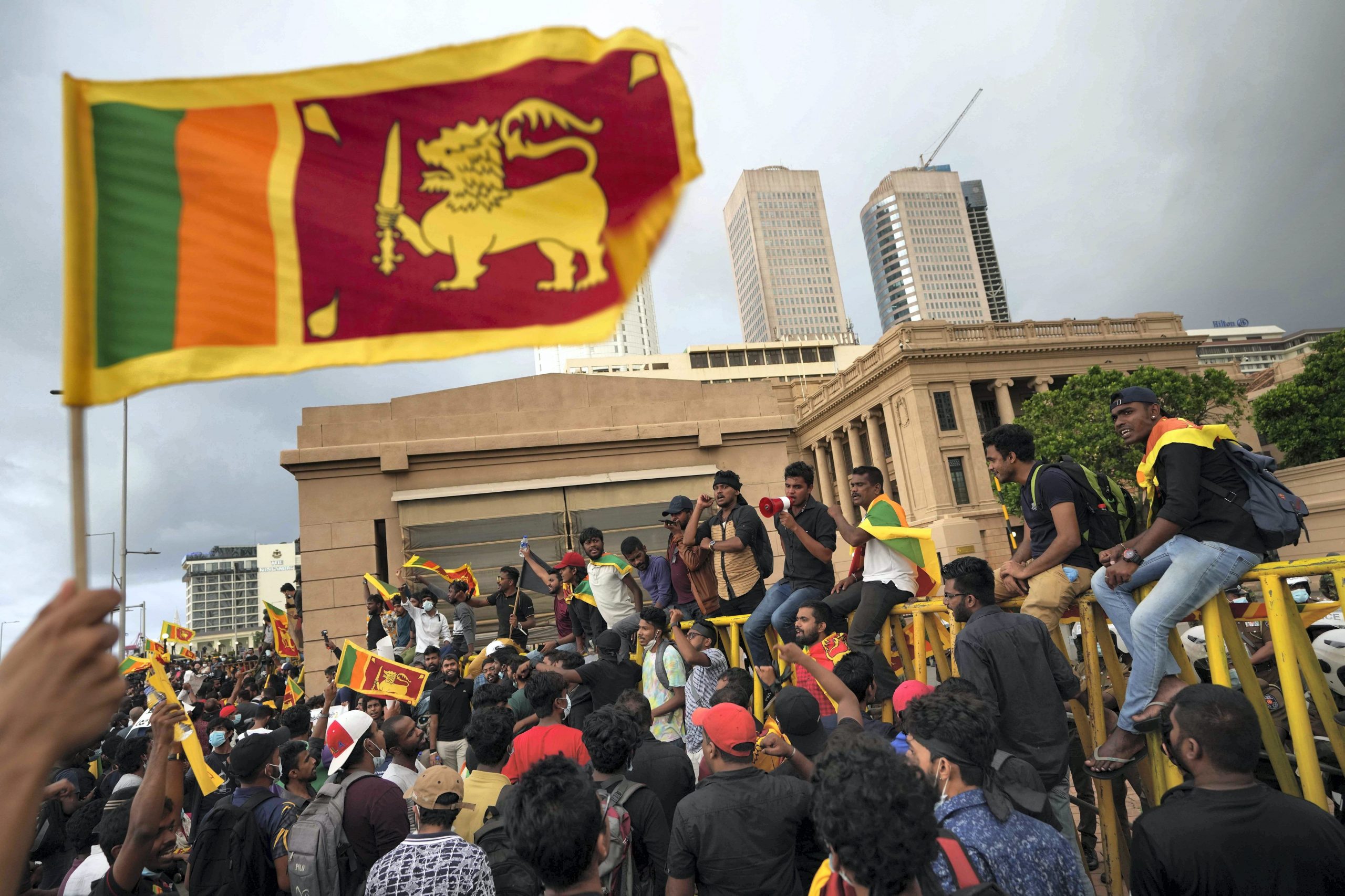 Crisis-hit Sri Lanka asks citizens abroad to send home money