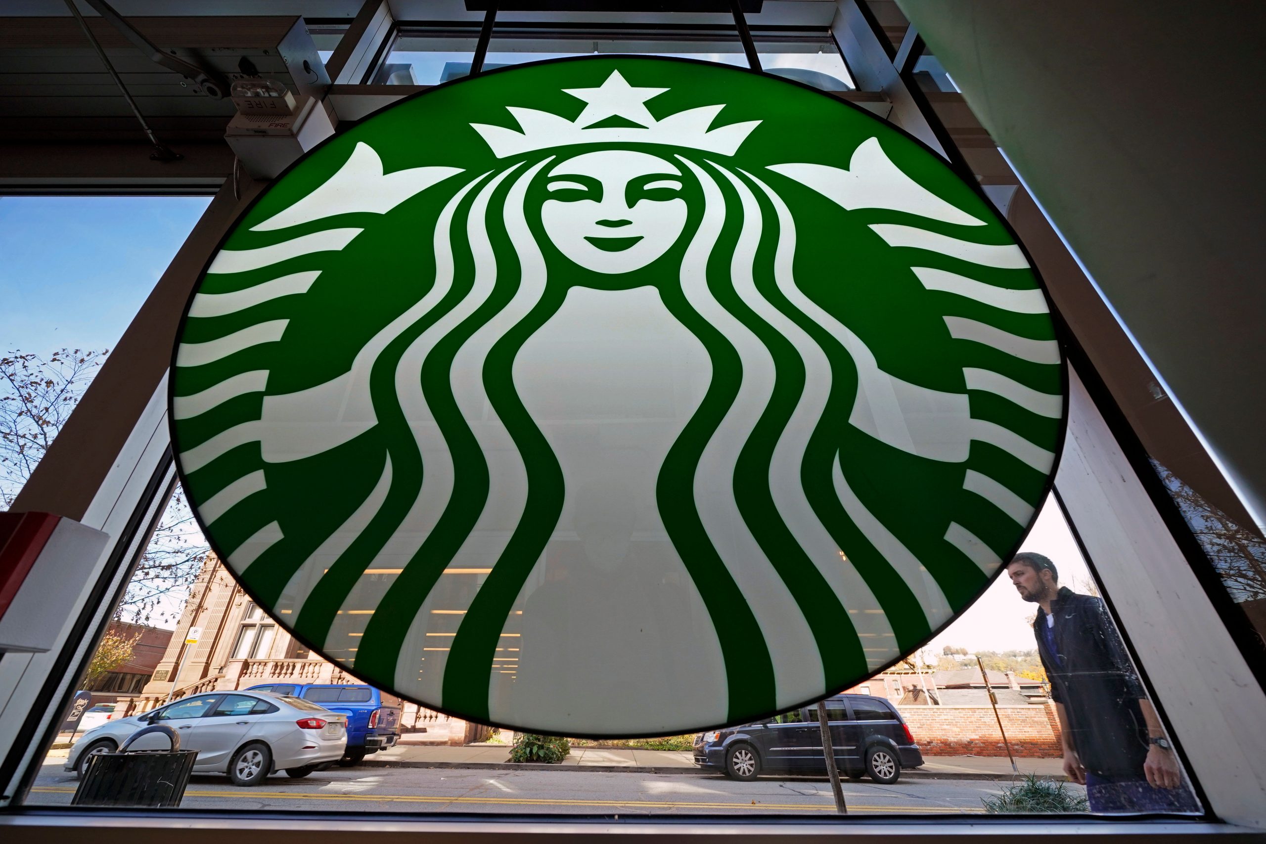 Starbucks follows OSHA mandates, sets vaccine or test policy for US employees