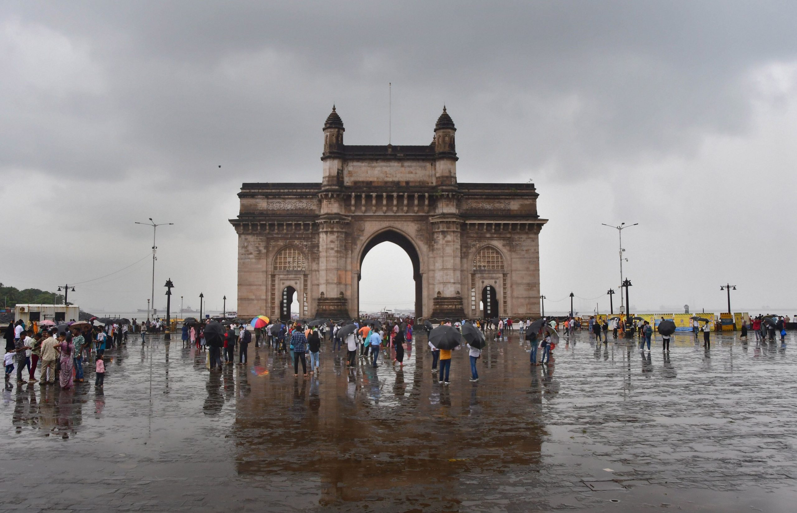 Heavy rainfall hits Mumbai, causes landslide and waterlogging