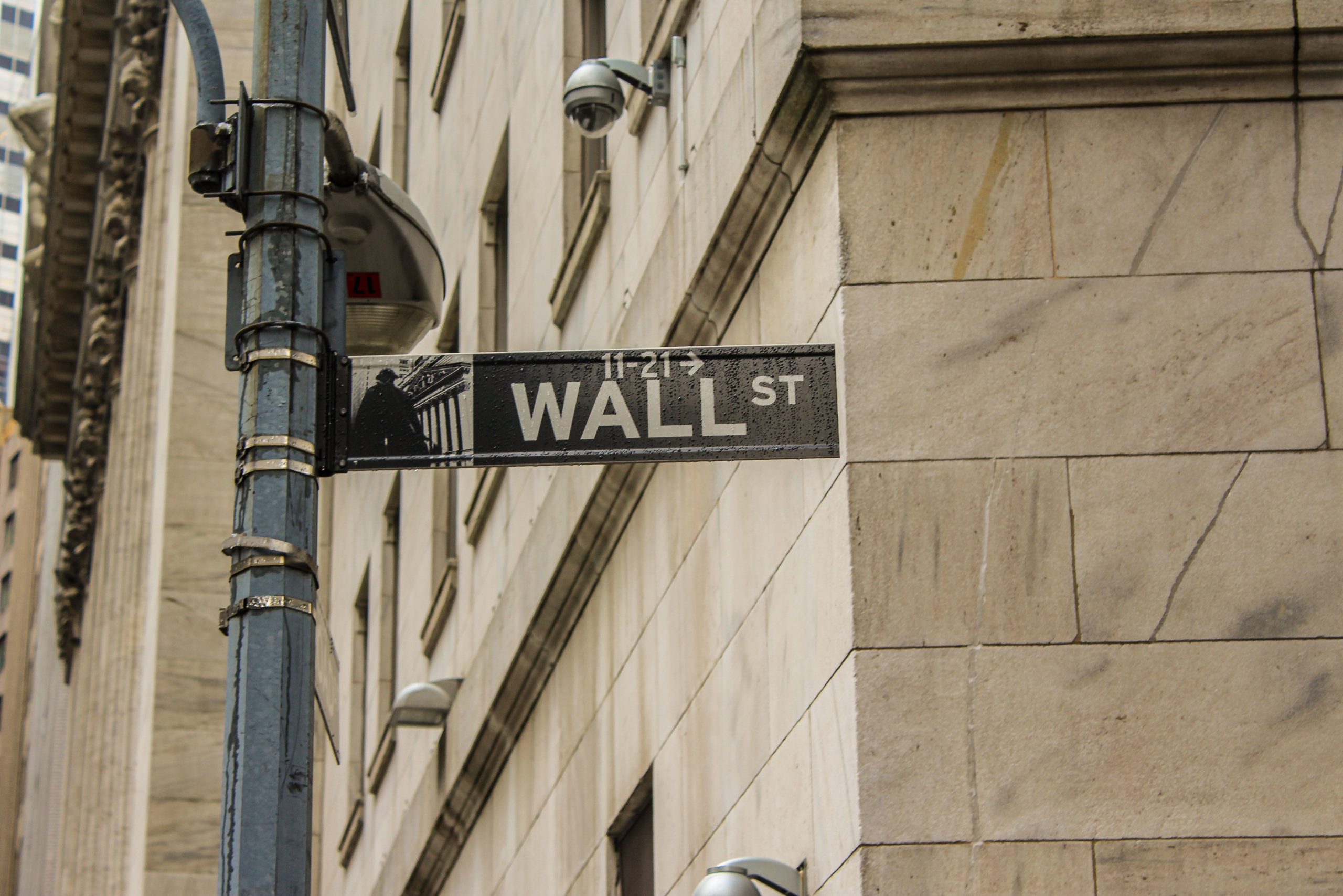 Wall Street steading amid Omicron variant panic; stocks rise