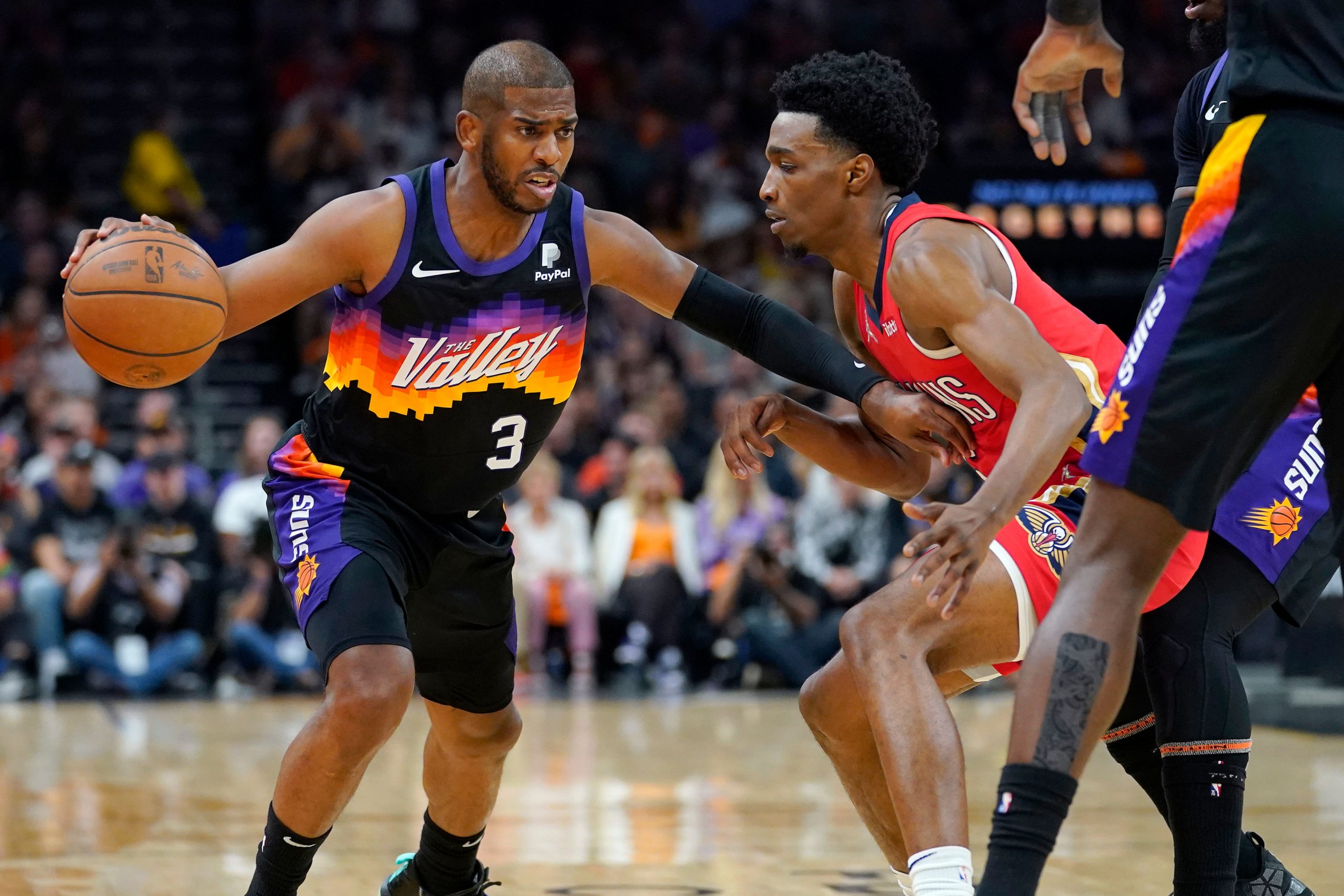 Chris Paul takes over in 4th, Phoenix Suns beat New Orleans Pelicans 110-99