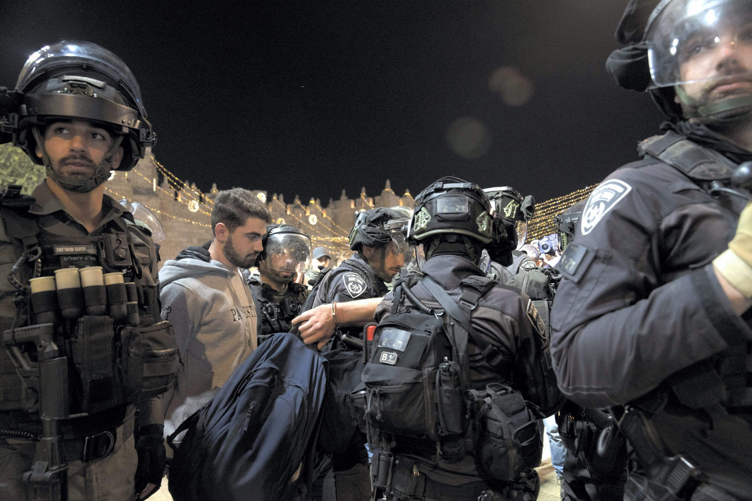 Israeli police storm Jerusalem holy site after rock-throwing