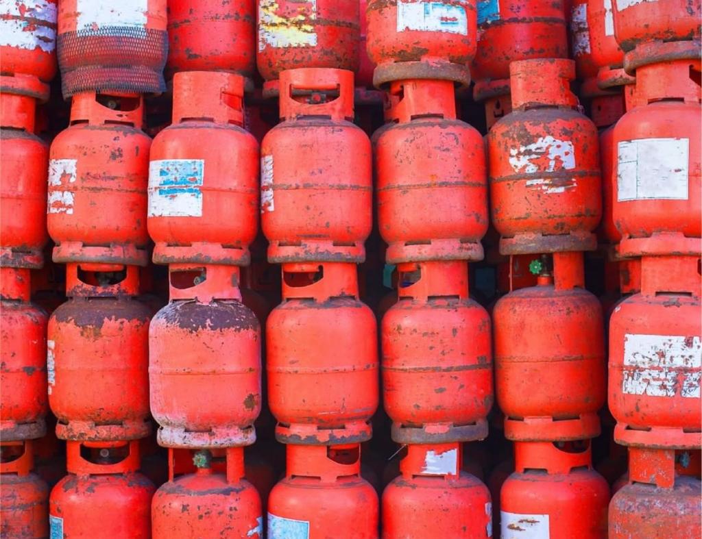 LPG cylinder prices hike again by Rs. 102, now cost Rs. 2,355.50