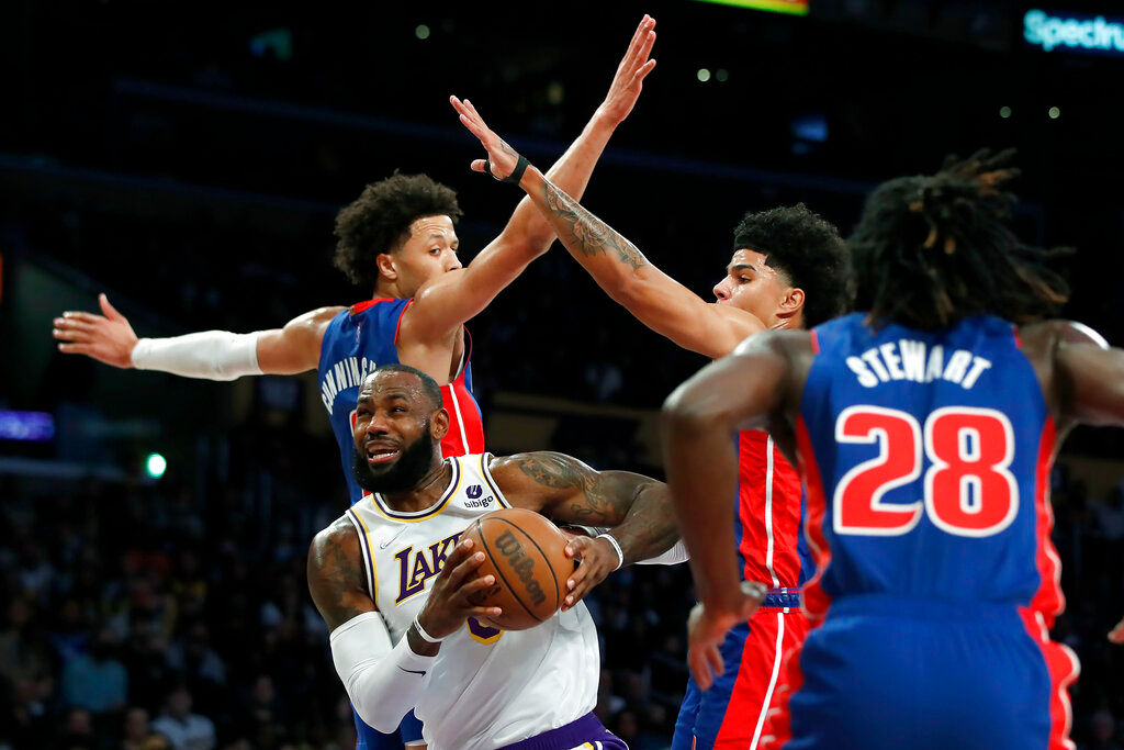 NBA: LeBron James scores 33 in incident-free Los Angeles Lakers win over Detroit Pistons