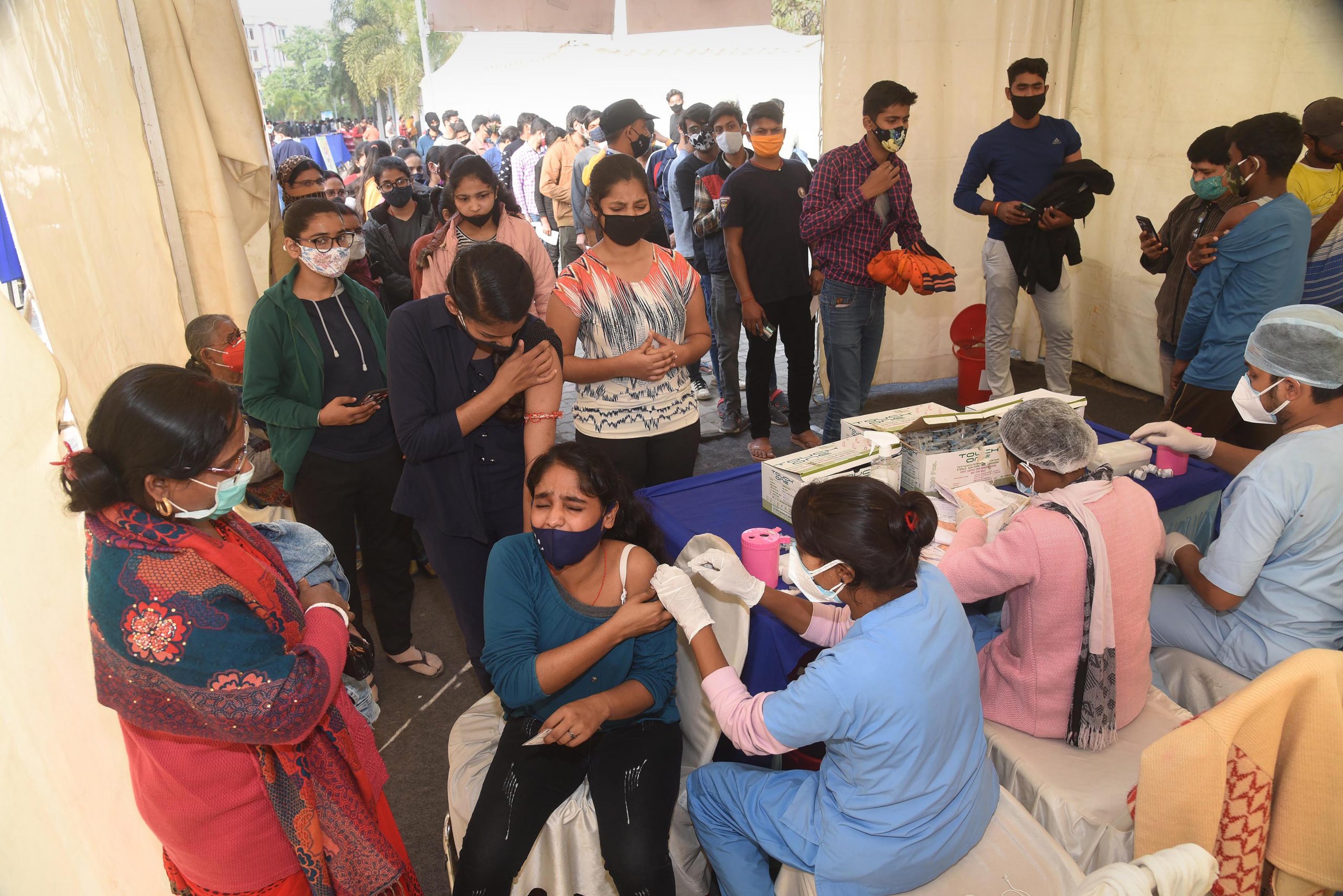 India reports 1,41,986 new COVID-19 cases, 285 deaths in last 24 hours