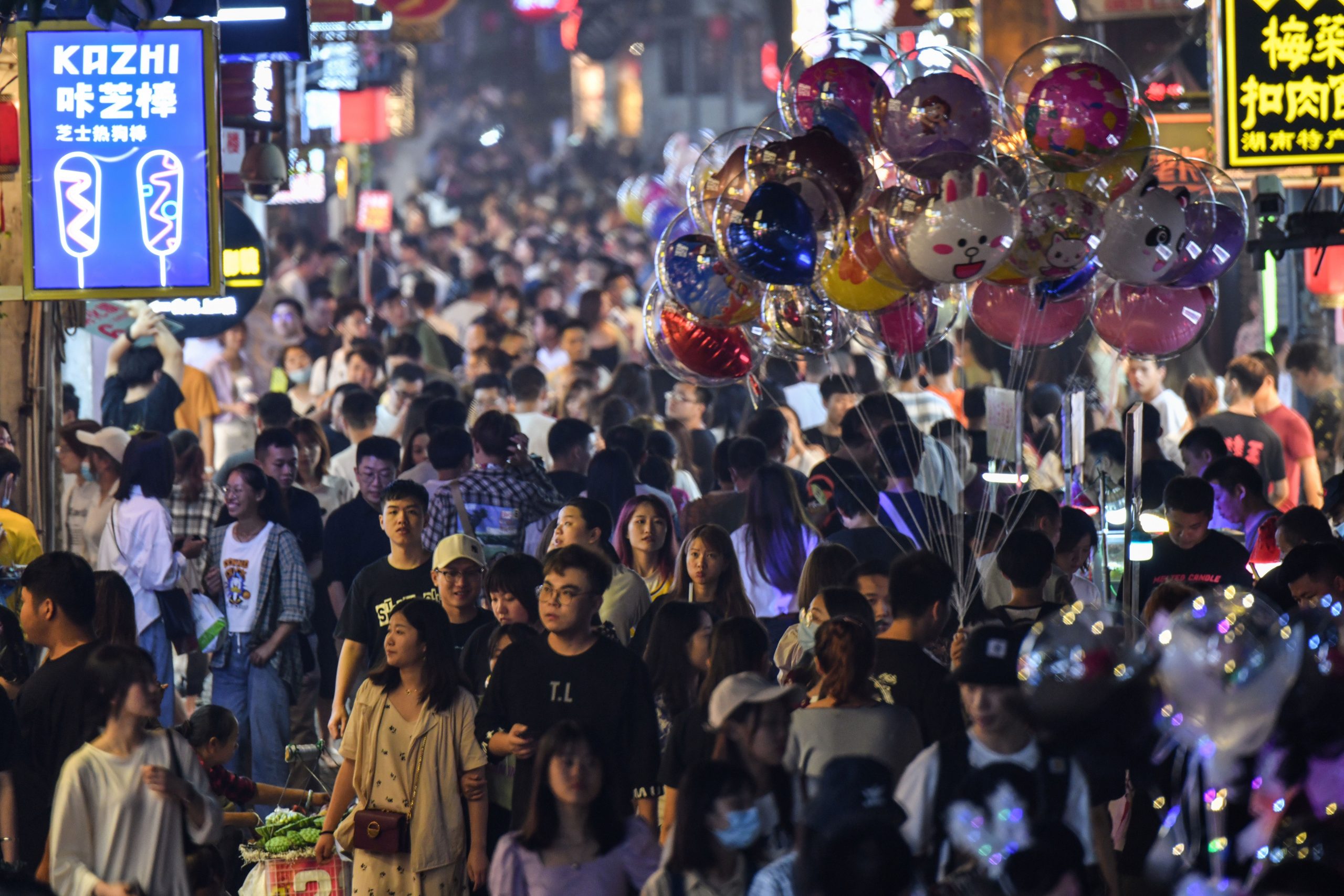 China’s population to enter negative growth after 2025: Top economist