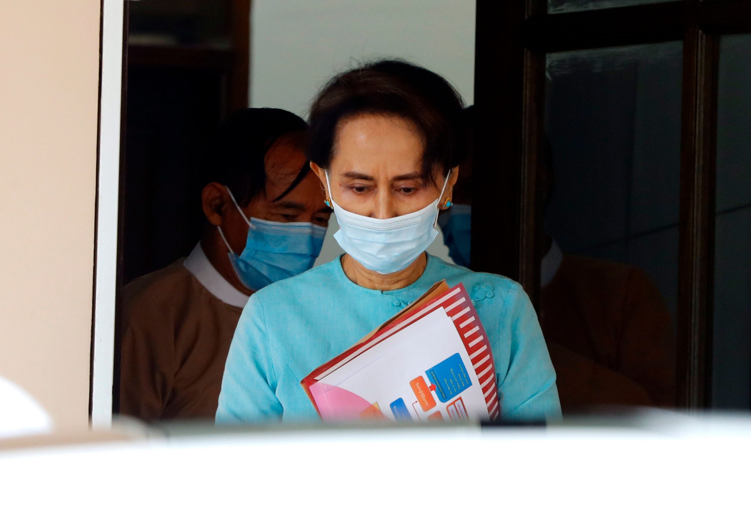 Suu Kyi’s party wins absolute majority in Myanmar polls