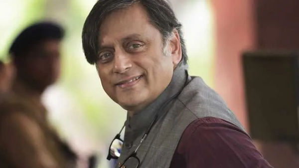Ever heard Shashi Tharoor sing? Watch this