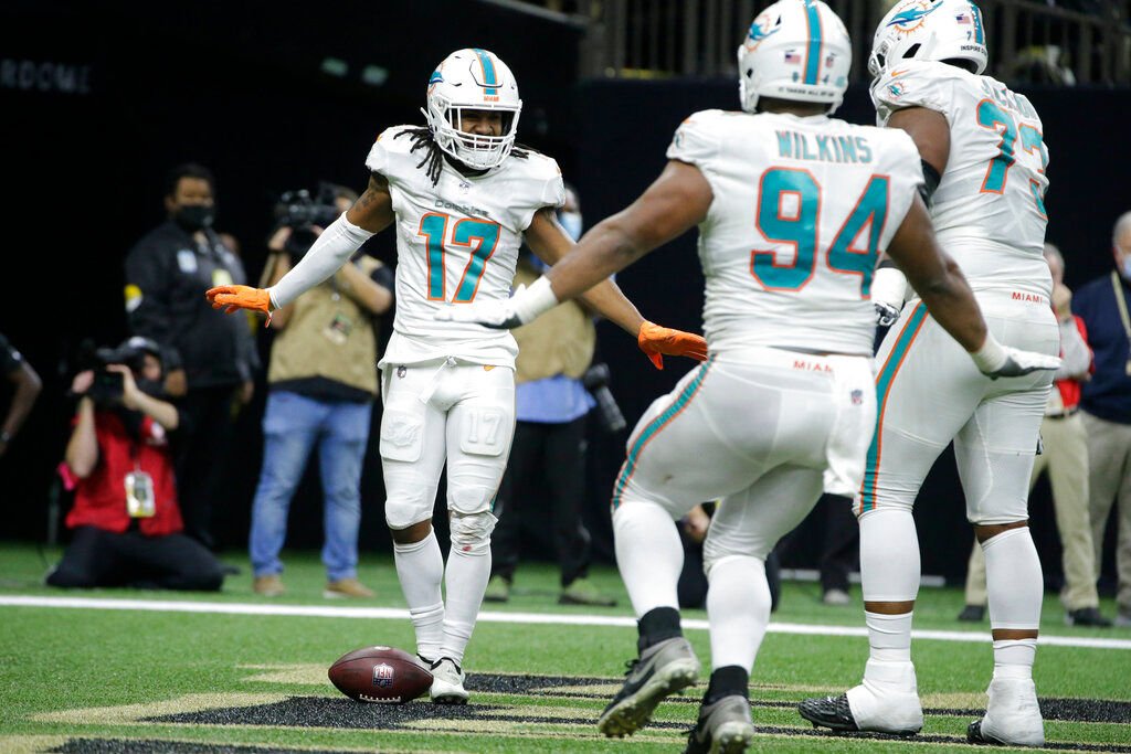 Where was Jaylen Waddle? Fans ask after WR didn’t  join Miami Dolphins’ offensive drive vs Buffalo Bills
