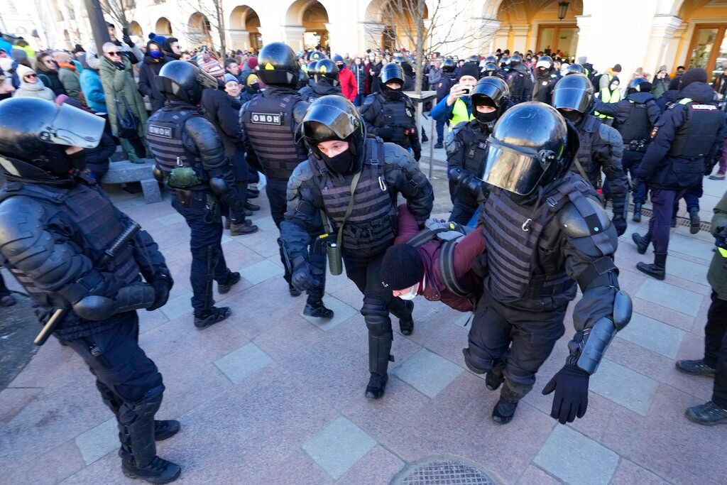 Nearly 6,000 detained in Russia as anti-war protests reach 61 cities: Report