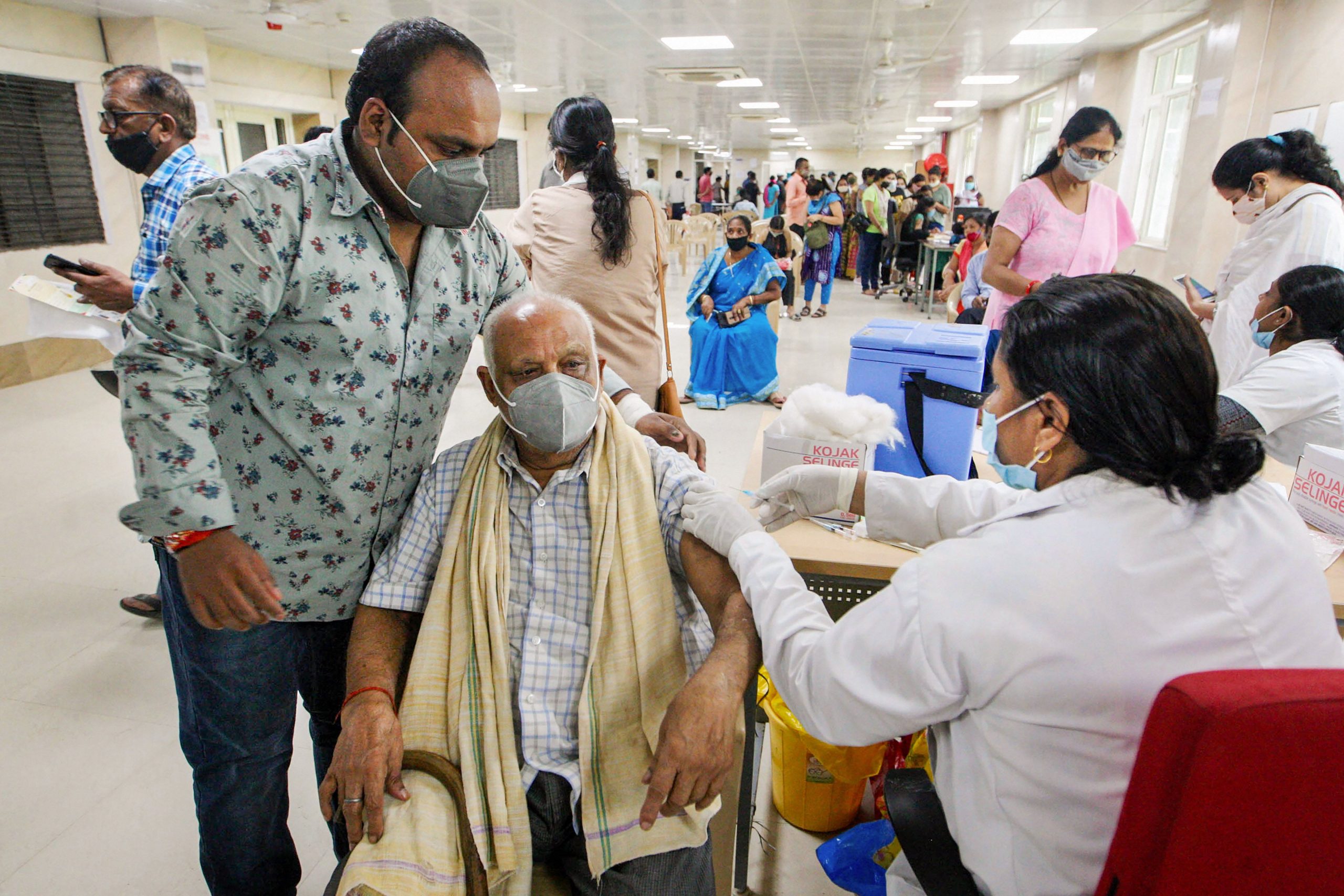 India records 46,164 new COVID-19 cases, 8,500 more than yesterday
