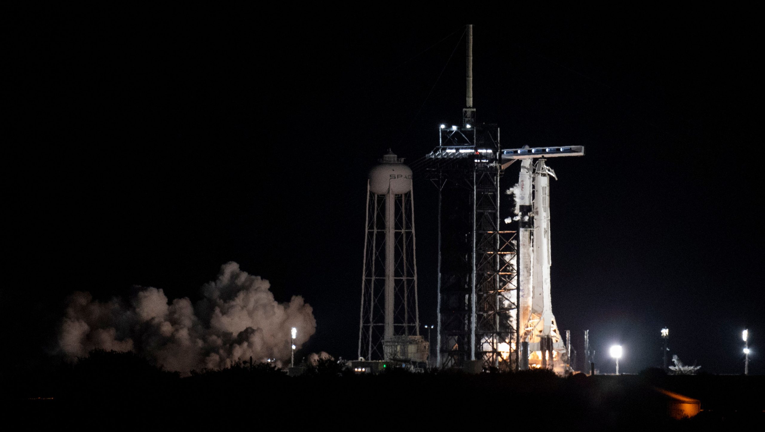 Leaky SpaceX toilet unfixed, crew to rely on undergarments