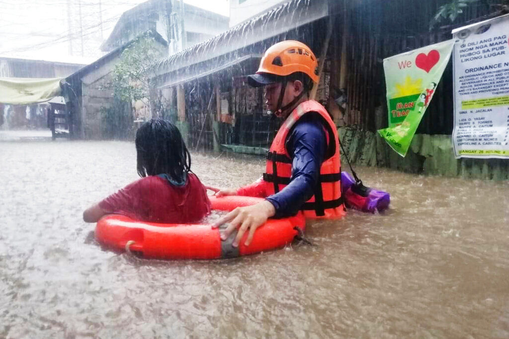 Powerful typhoon threatens Philippines, thousands evacuated
