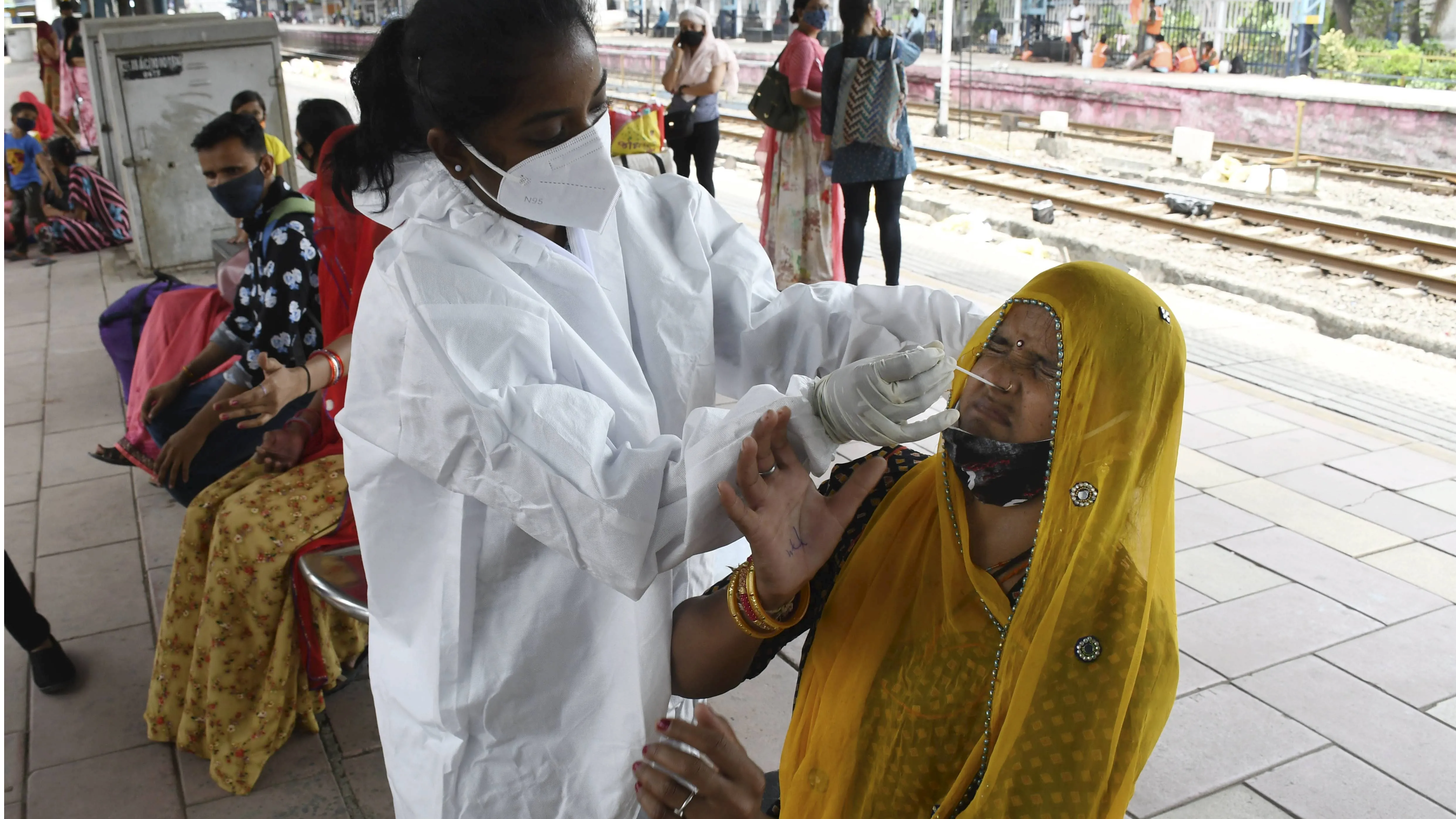 With 6,148 deaths, India records world’s highest single-day COVID fatalities