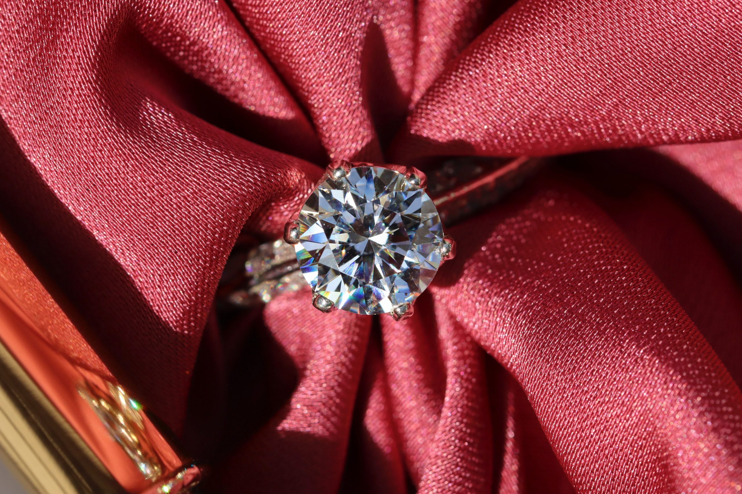Madhya Pradesh farmer discovers 11.88-carat diamond worth 50 lakhs