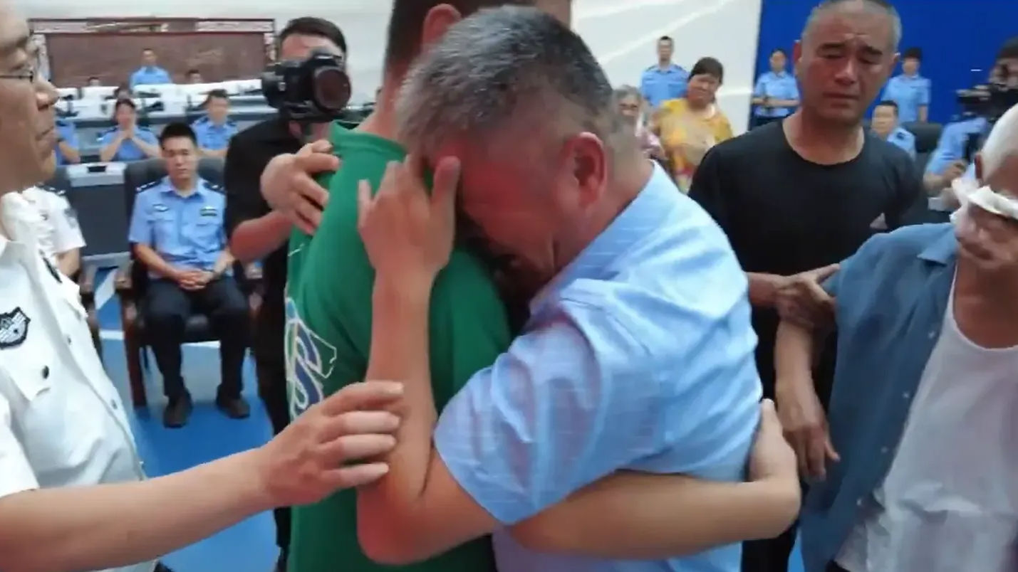 Chinese man reunites with son 24 years after he was kidnapped. Watch