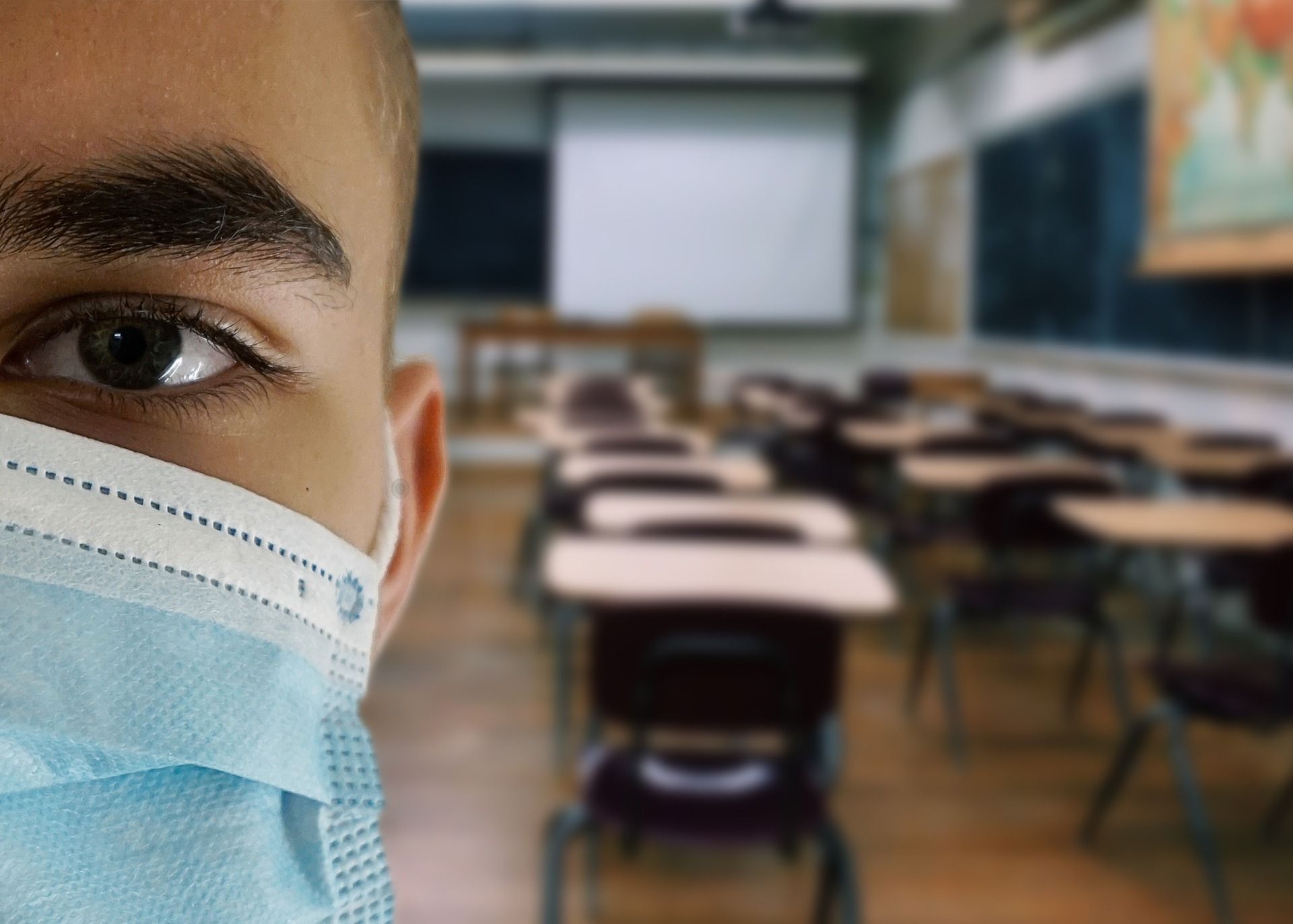 Students in England to wear masks in classroom to curb omicron spread