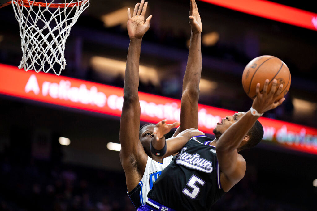 NBA: DeAaron Fox, Tyrese Haliburton lead Sacramento Kings past Orlando Magic 142-130