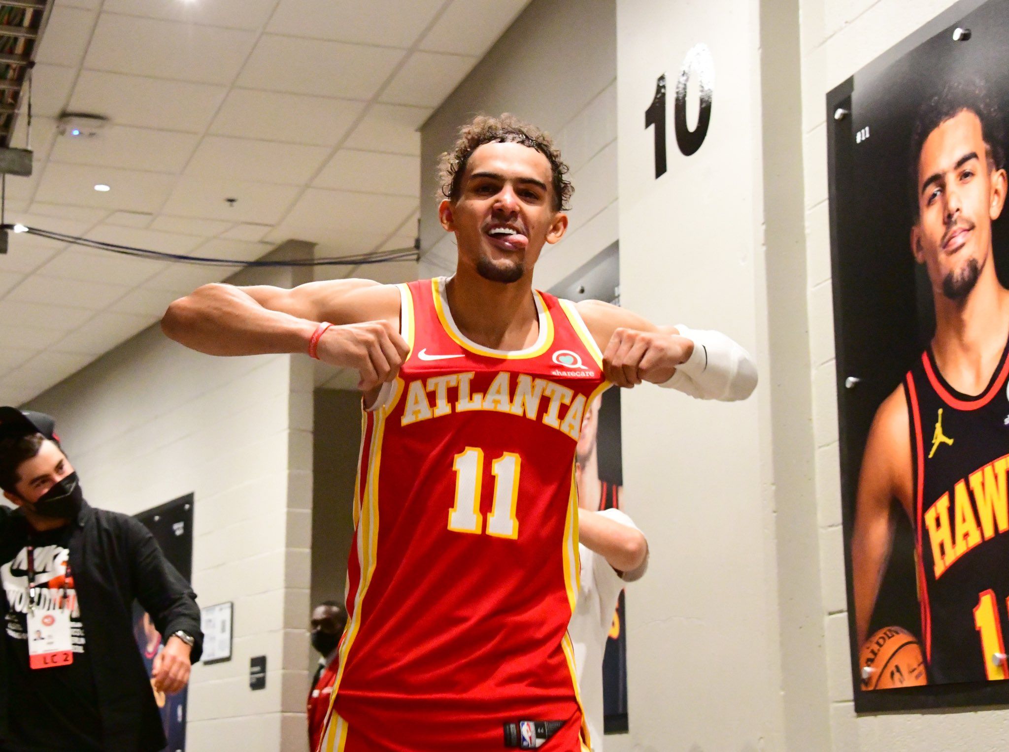 Trae Young powers Hawks to 3-1 series lead against Knicks
