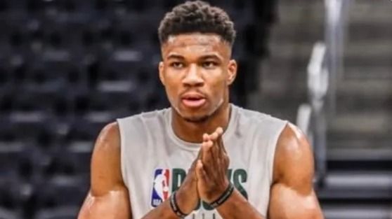 How%20old%20is%20Giannis%20Antetokounmpo%3F