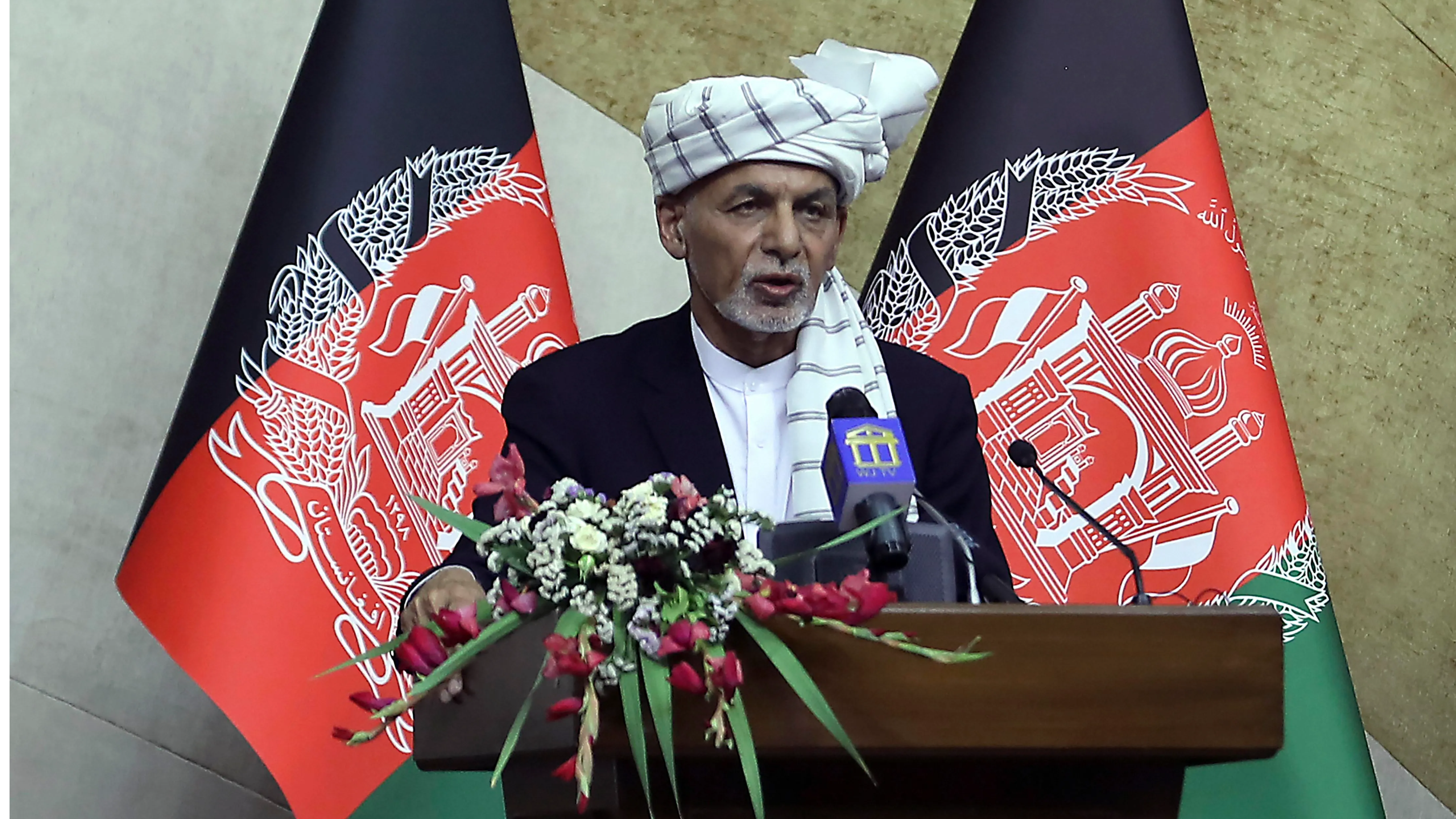 Ashraf Ghani fled Afghanistan with helicopter full of cash: Report