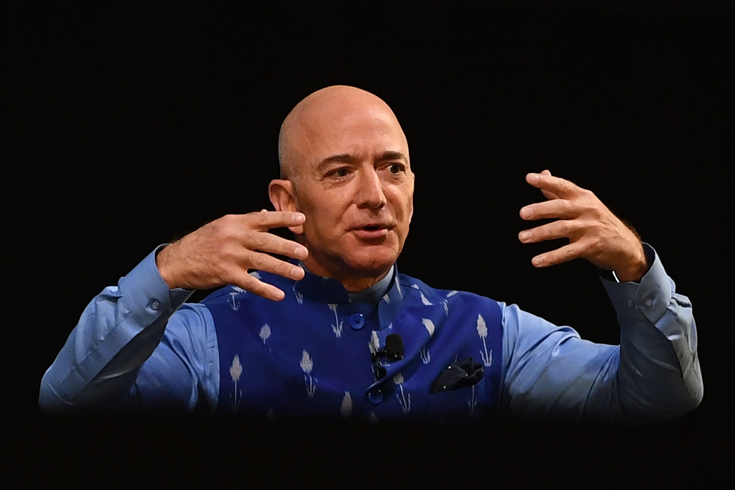 Jeff Bezos rings in the new year 2022 with a ‘crazy disco party’