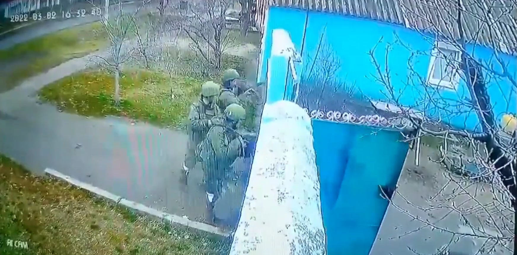 Watch: Elderly Ukrainian couple drive away Russian soldiers who barged into house